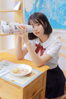 《漂亮的女邻居》在线